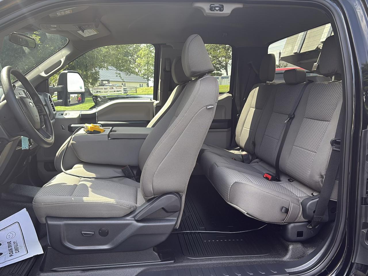 Ford Super Duty F-550 DRW XLT 4WD SuperCab 168" WB 60" CA 2022