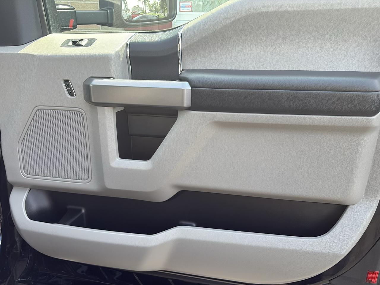 Ford Super Duty F-550 DRW XLT 4WD SuperCab 168" WB 60" CA 2022