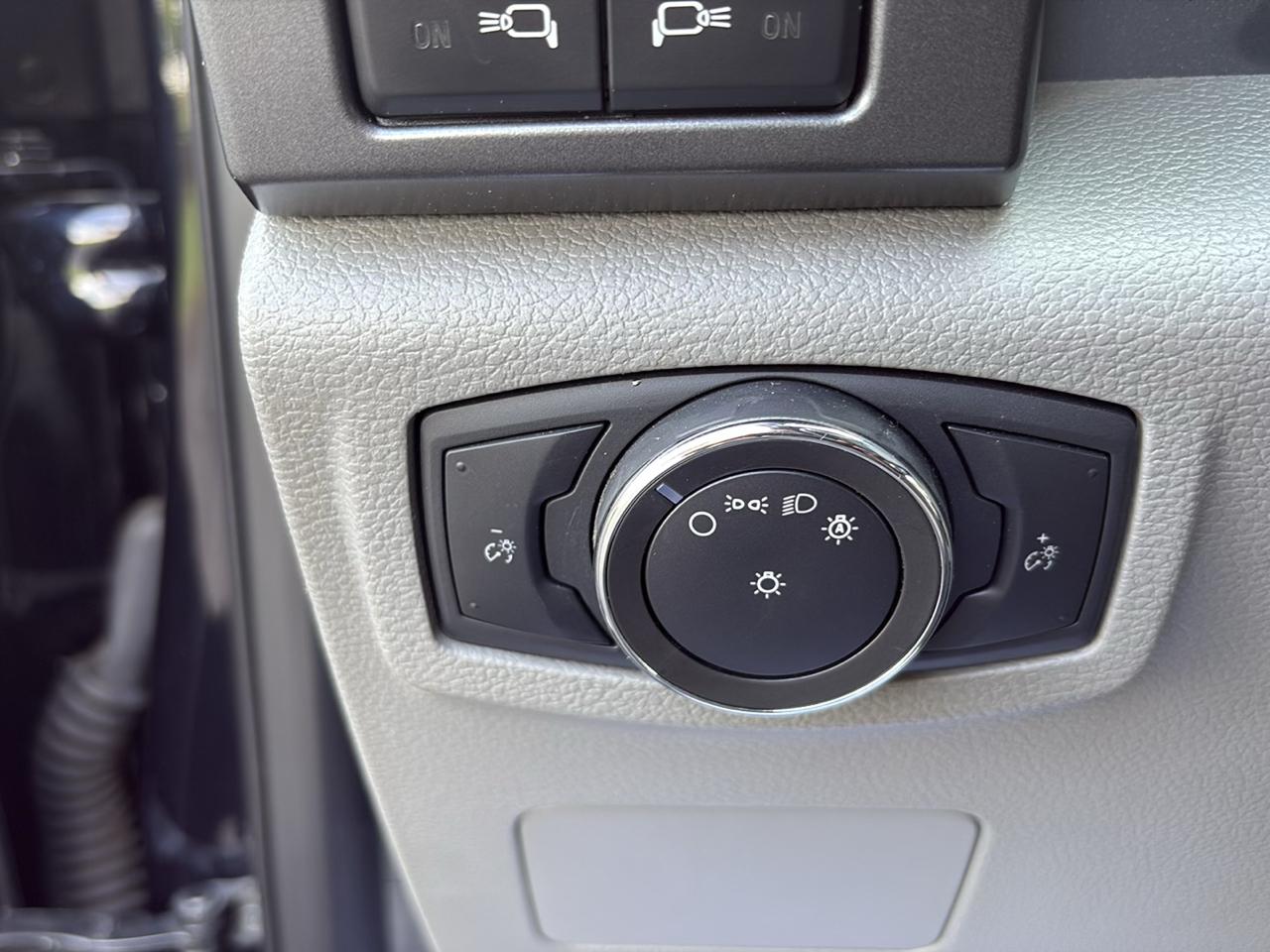 Ford Super Duty F-550 DRW XLT 4WD SuperCab 168" WB 60" CA 2022
