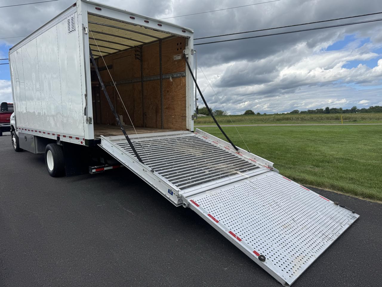 Ford E-Series Cutaway E-450 DRW 158" WB 2019