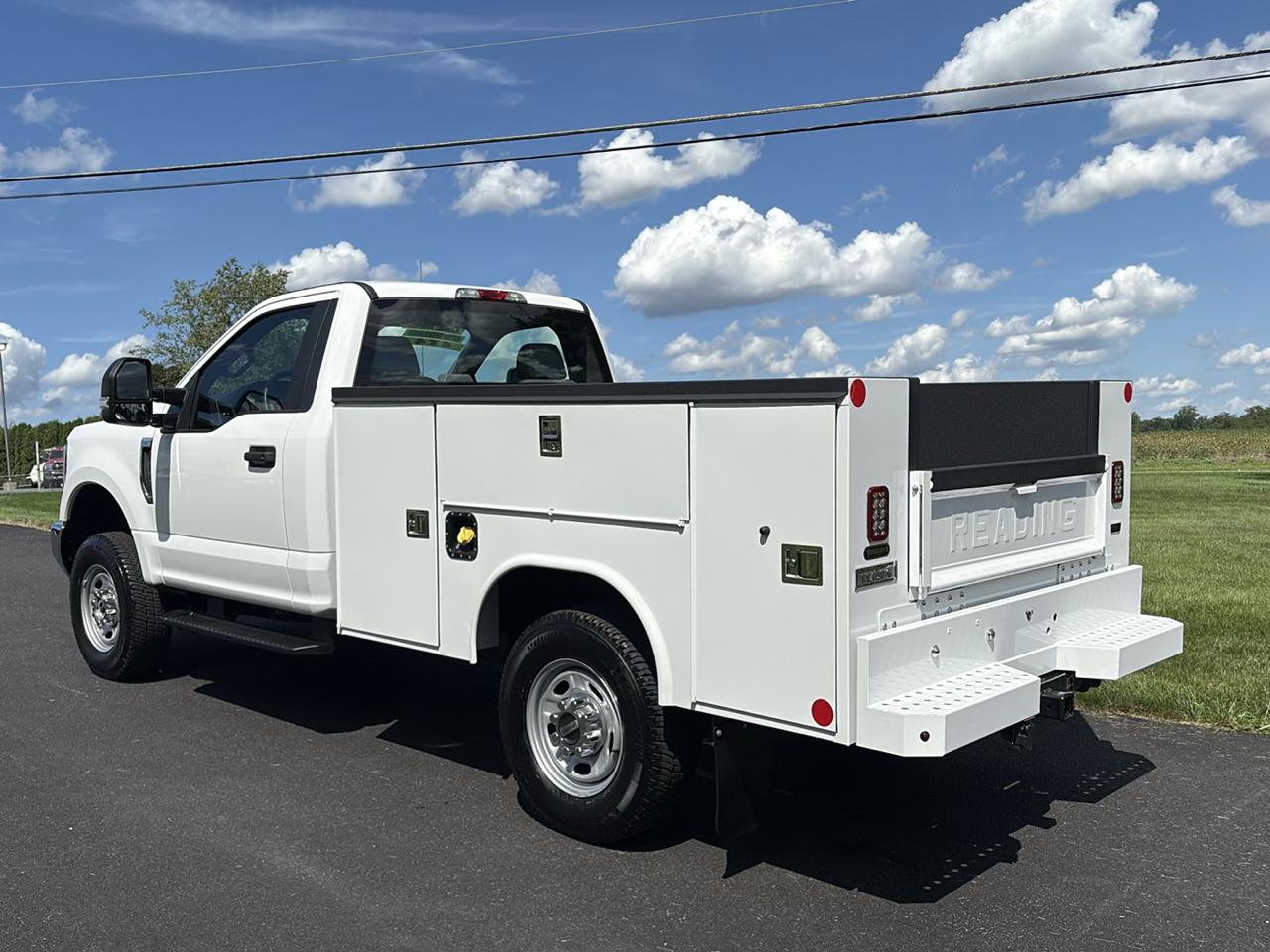 Ford Super Duty F-250 SRW XL 4WD Reg Cab 8' Box 2019