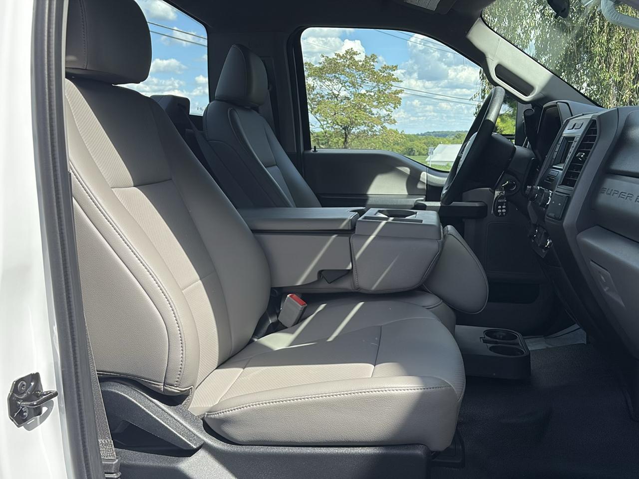 Ford Super Duty F-250 SRW XL 4WD Reg Cab 8' Box 2019