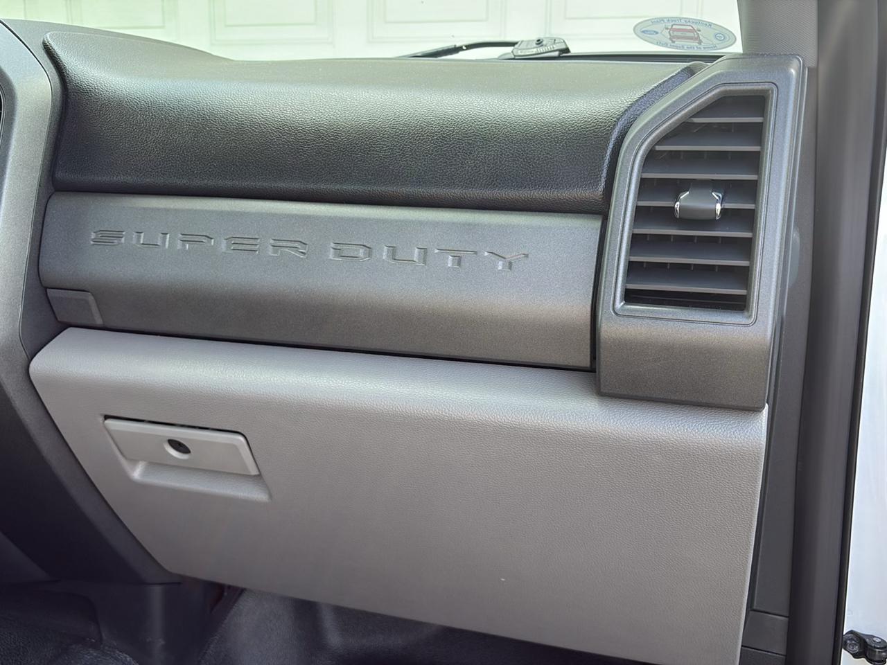 Ford Super Duty F-250 SRW XL 4WD Reg Cab 8' Box 2019