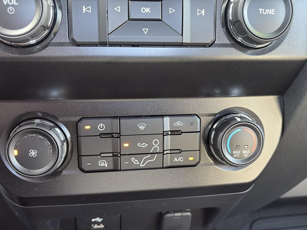 Ford Super Duty F-250 SRW XL 4WD Reg Cab 8' Box 2019