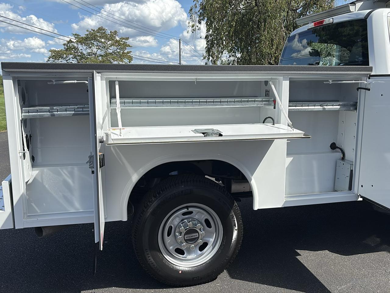 Ford Super Duty F-250 SRW XL 4WD Reg Cab 8' Box 2019