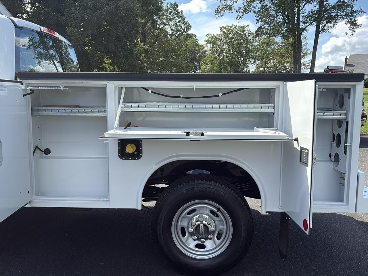 Ford Super Duty F-250 SRW XL 4WD Reg Cab 8' Box 2019