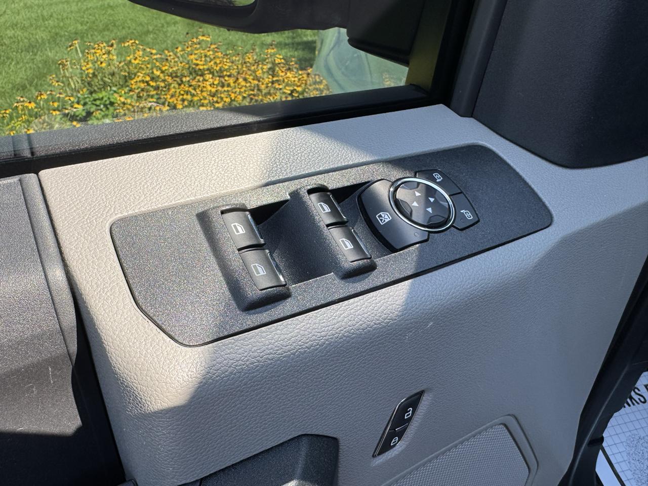 Ford Super Duty F-350 SRW XL 4WD SuperCab 8' Box 2020