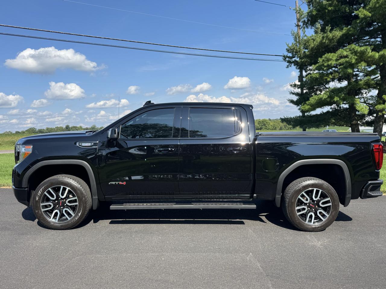 GMC Sierra 1500 4WD Crew Cab 147" AT4 2020