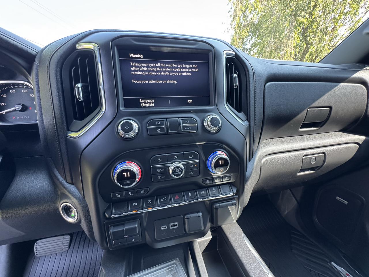 GMC Sierra 1500 4WD Crew Cab 147" AT4 2020