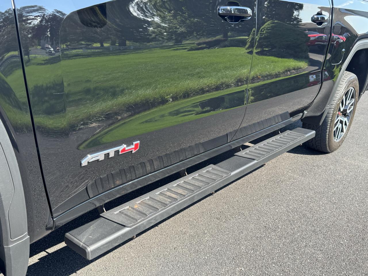 GMC Sierra 1500 4WD Crew Cab 147" AT4 2020