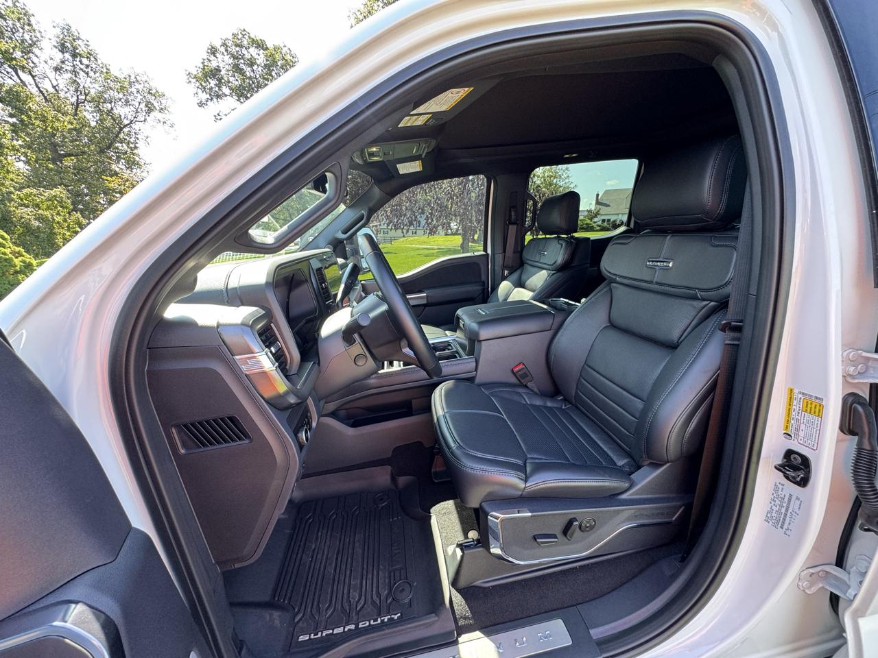Ford Super Duty F-450 DRW Platinum 4WD Crew Cab 8' Box 2026