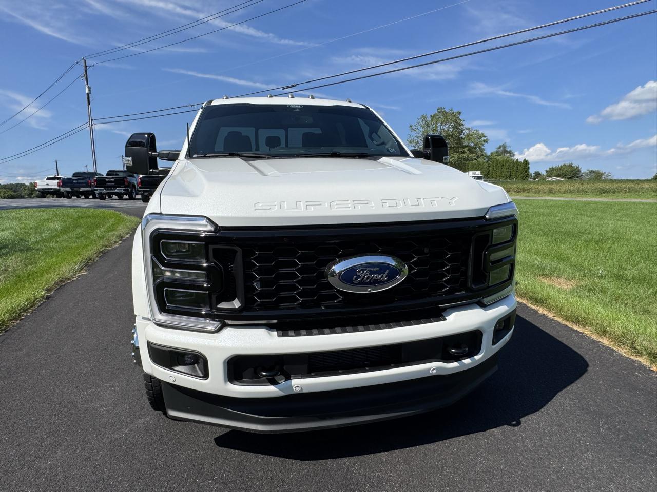 Ford Super Duty F-450 DRW Platinum 4WD Crew Cab 8' Box 2026
