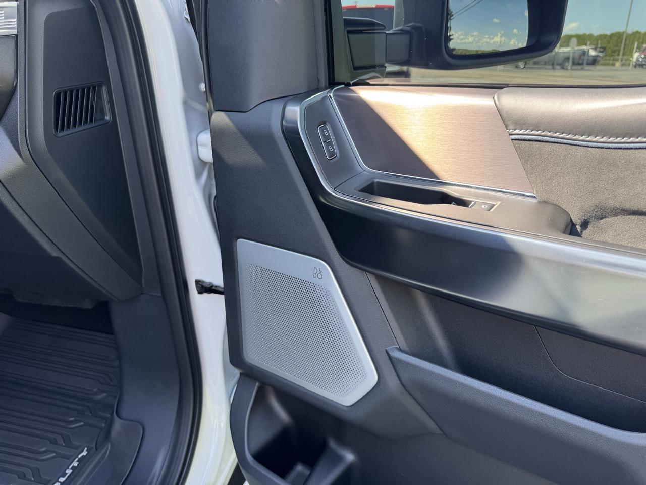 Ford Super Duty F-450 DRW Platinum 4WD Crew Cab 8' Box 2026