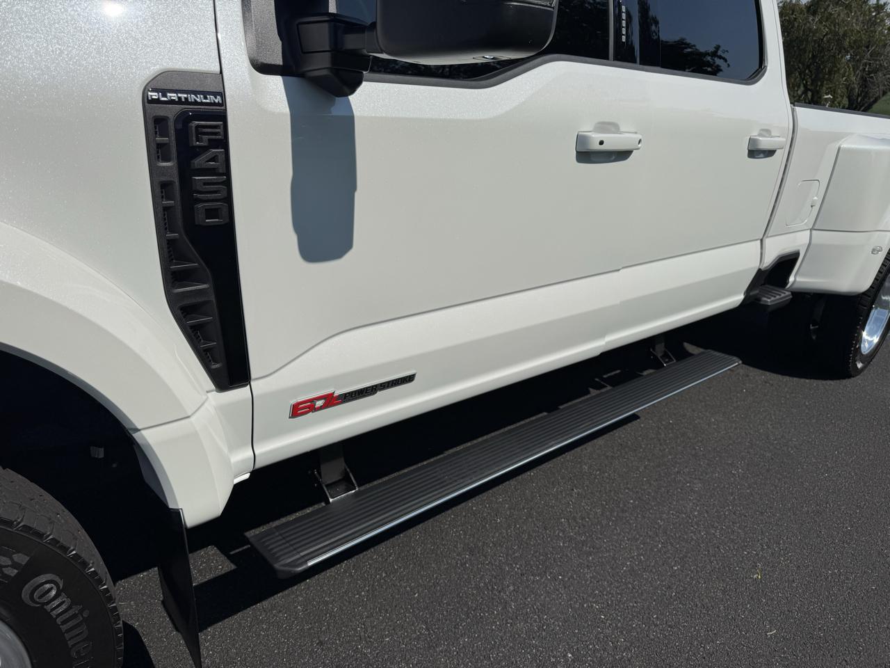 Ford Super Duty F-450 DRW Platinum 4WD Crew Cab 8' Box 2026