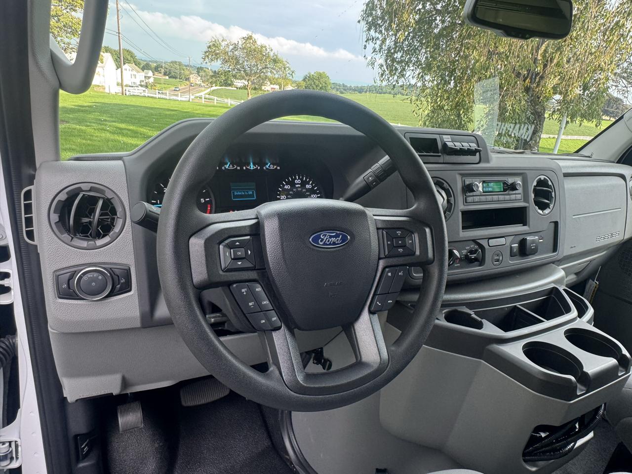 Ford E-Series Cutaway E-350 SRW 138" WB 2025