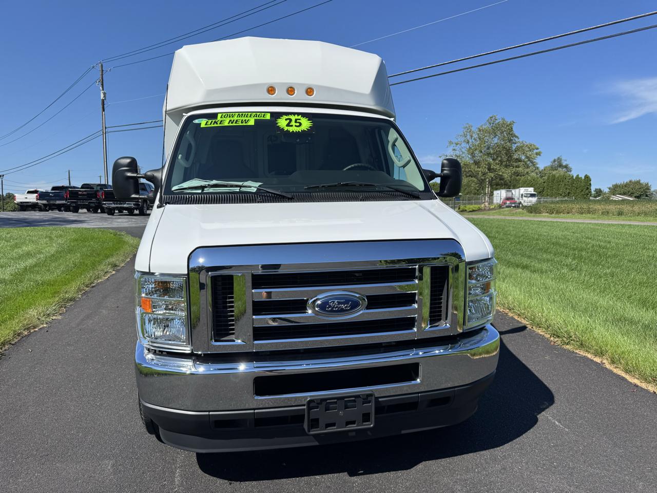 Ford E-Series Cutaway E-350 SRW 138" WB 2025