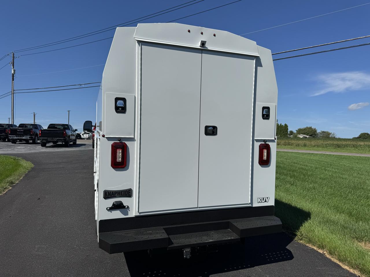 Ford E-Series Cutaway E-350 SRW 138" WB 2025