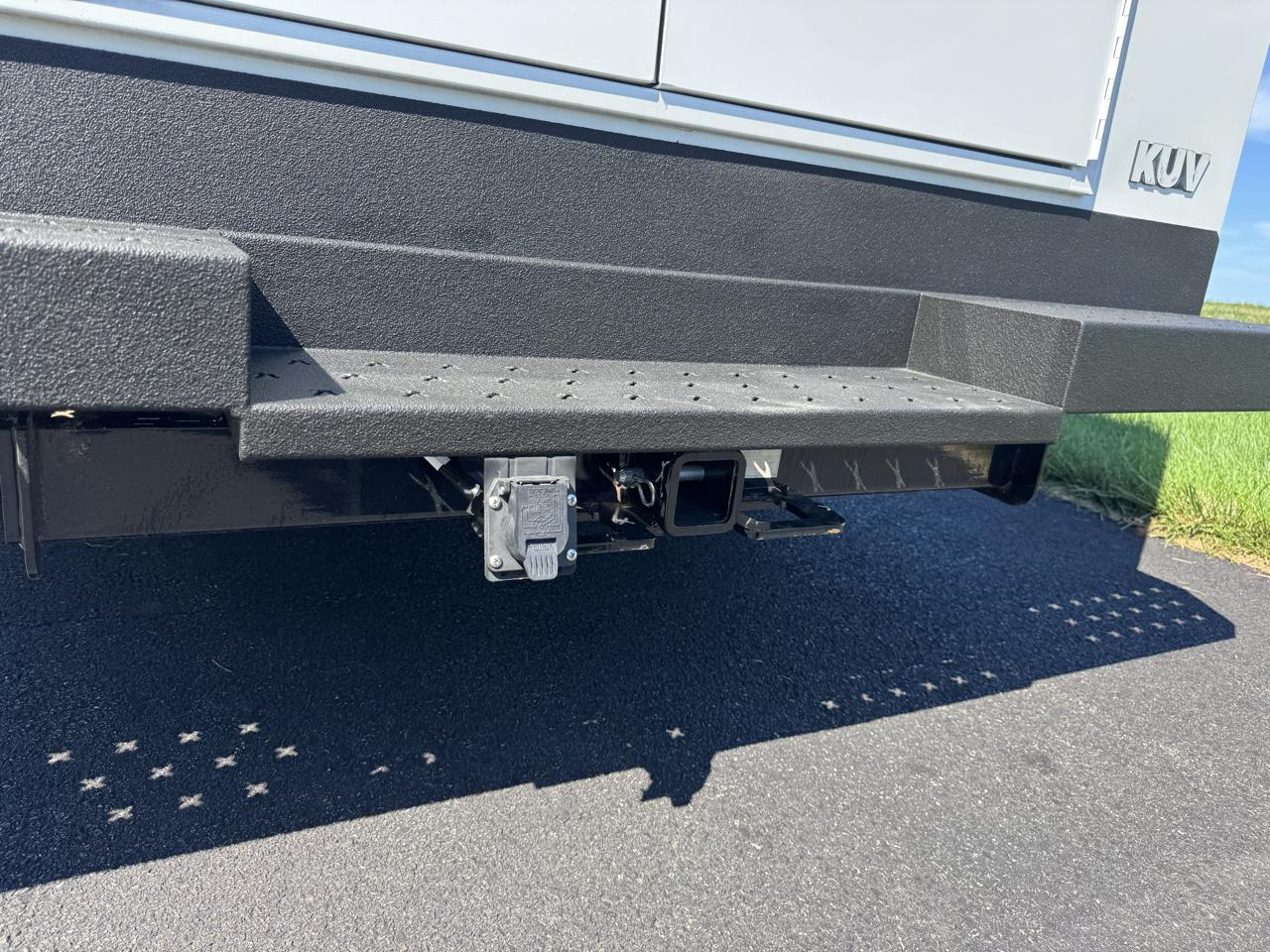 Ford E-Series Cutaway E-350 SRW 138" WB 2025