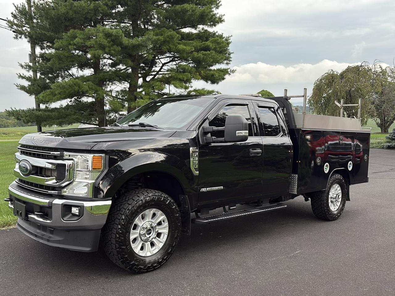 Ford Super Duty F-350 SRW XLT 4WD SuperCab 8' Box 2022