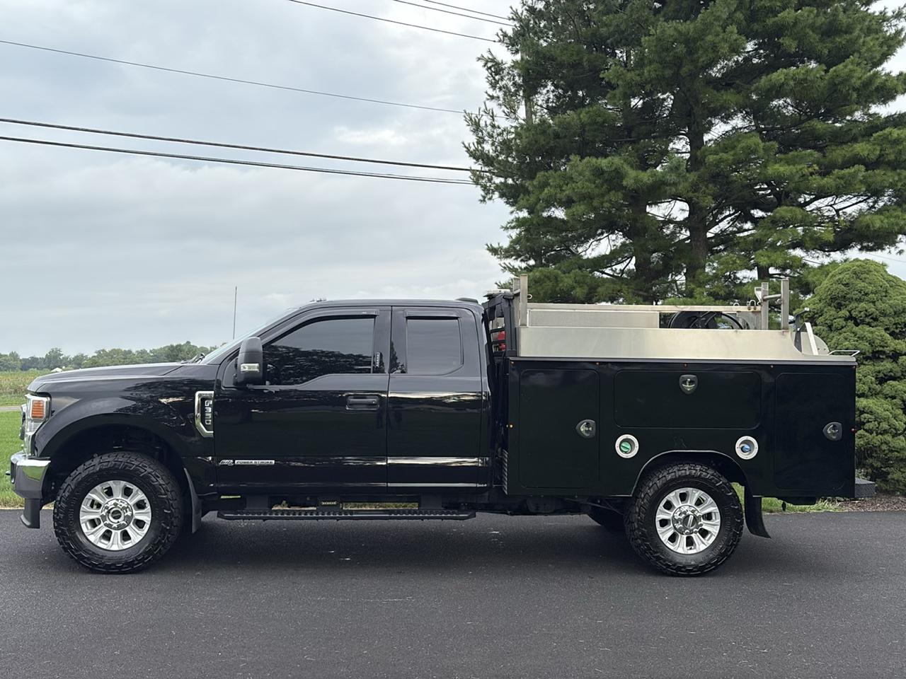 Ford Super Duty F-350 SRW XLT 4WD SuperCab 8' Box 2022