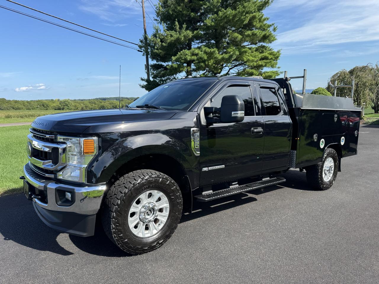 2022 Ford Super Duty F-350 SRW XLT 4WD SuperCab 8' Box
