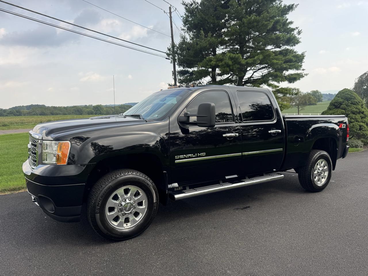 GMC Sierra 3500HD 4WD Crew Cab 153.7" SRW Denali 2014
