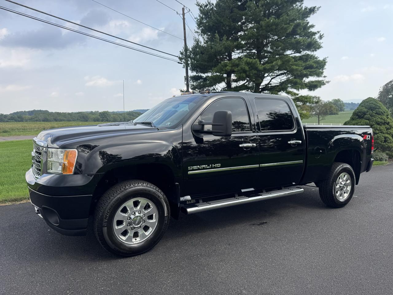 GMC Sierra 3500HD 4WD Crew Cab 153.7" SRW Denali 2014