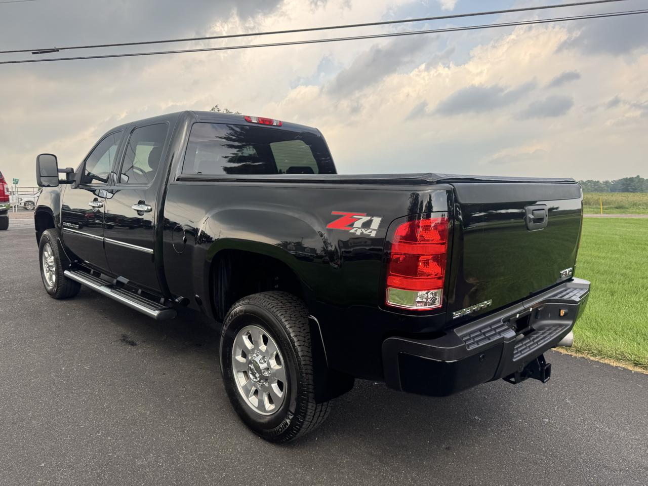 GMC Sierra 3500HD 4WD Crew Cab 153.7" SRW Denali 2014