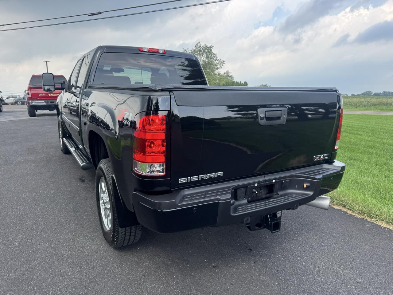GMC Sierra 3500HD 4WD Crew Cab 153.7" SRW Denali 2014
