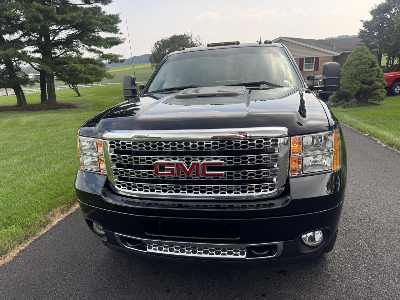 GMC Sierra 3500HD 4WD Crew Cab 153.7" SRW Denali 2014