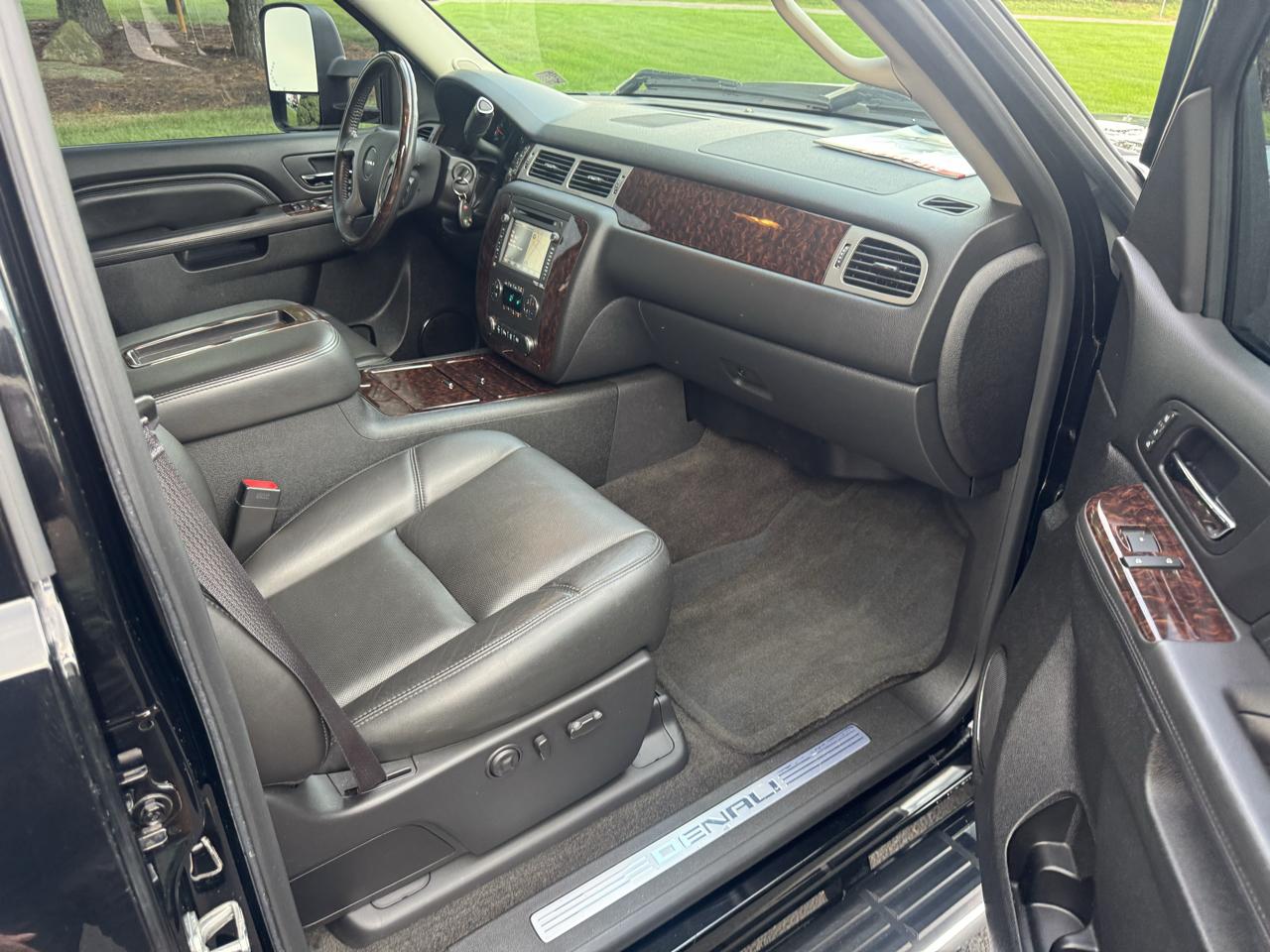 GMC Sierra 3500HD 4WD Crew Cab 153.7" SRW Denali 2014