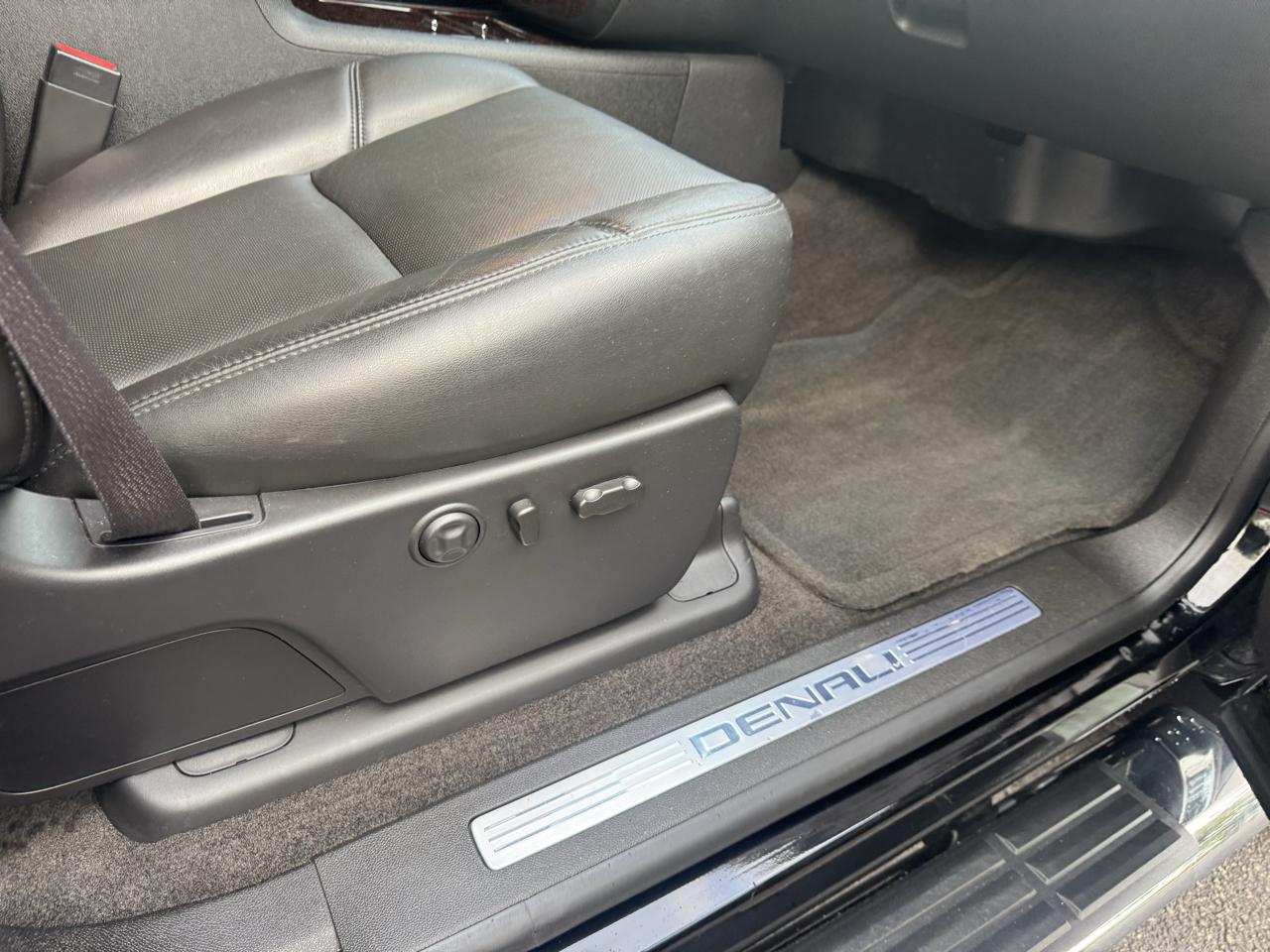 GMC Sierra 3500HD 4WD Crew Cab 153.7" SRW Denali 2014