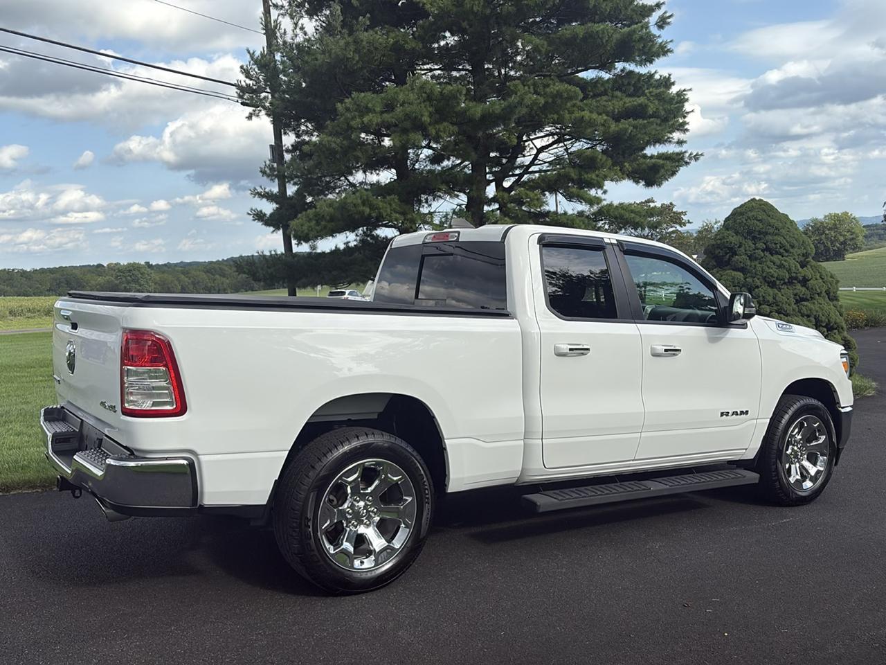 RAM 1500 Big Horn 4x4 Quad Cab 6'4" Box 2020