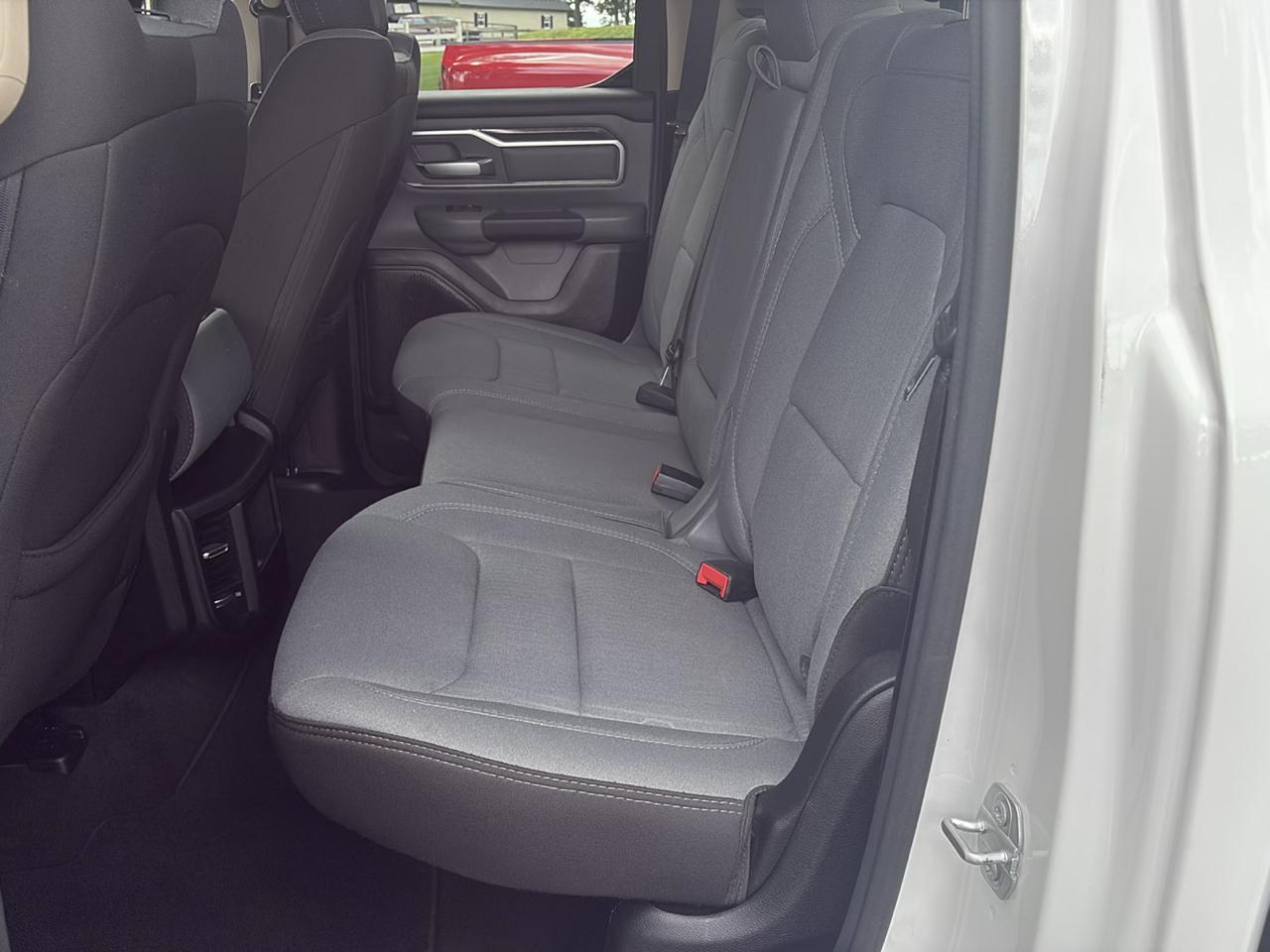 RAM 1500 Big Horn 4x4 Quad Cab 6'4" Box 2020