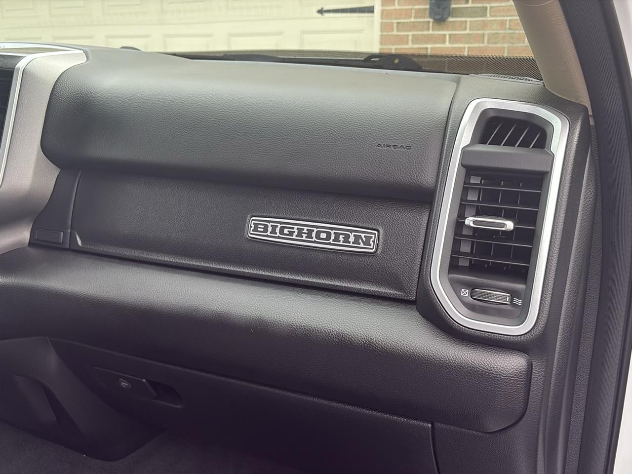 RAM 1500 Big Horn 4x4 Quad Cab 6'4" Box 2020