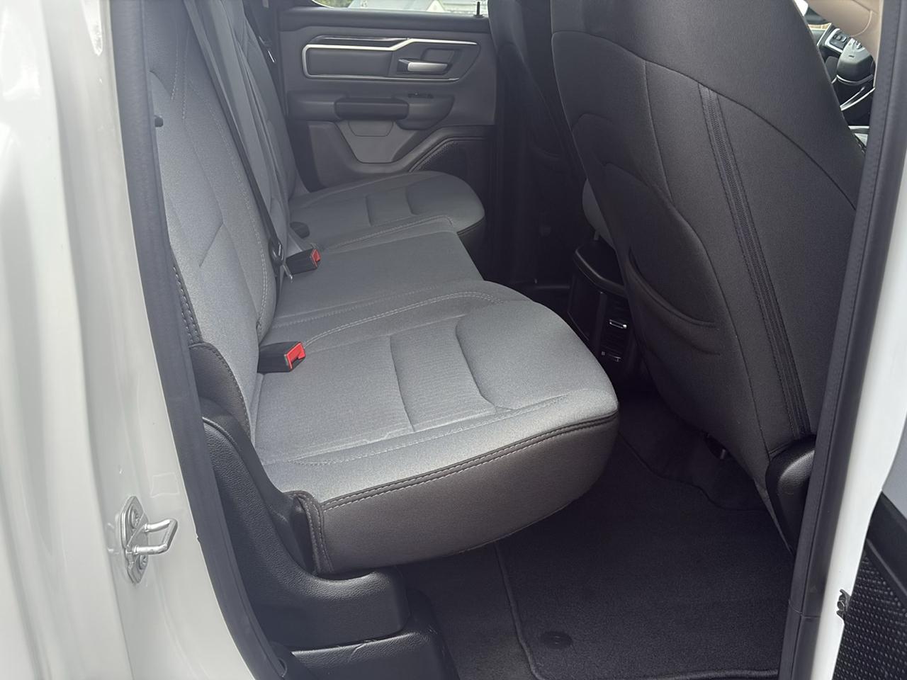 RAM 1500 Big Horn 4x4 Quad Cab 6'4" Box 2020