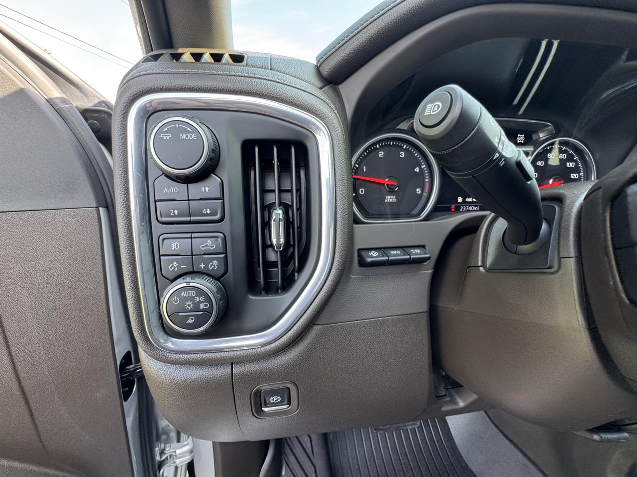 Chevrolet Silverado 2500HD 4WD Crew Cab 159" LTZ 2023
