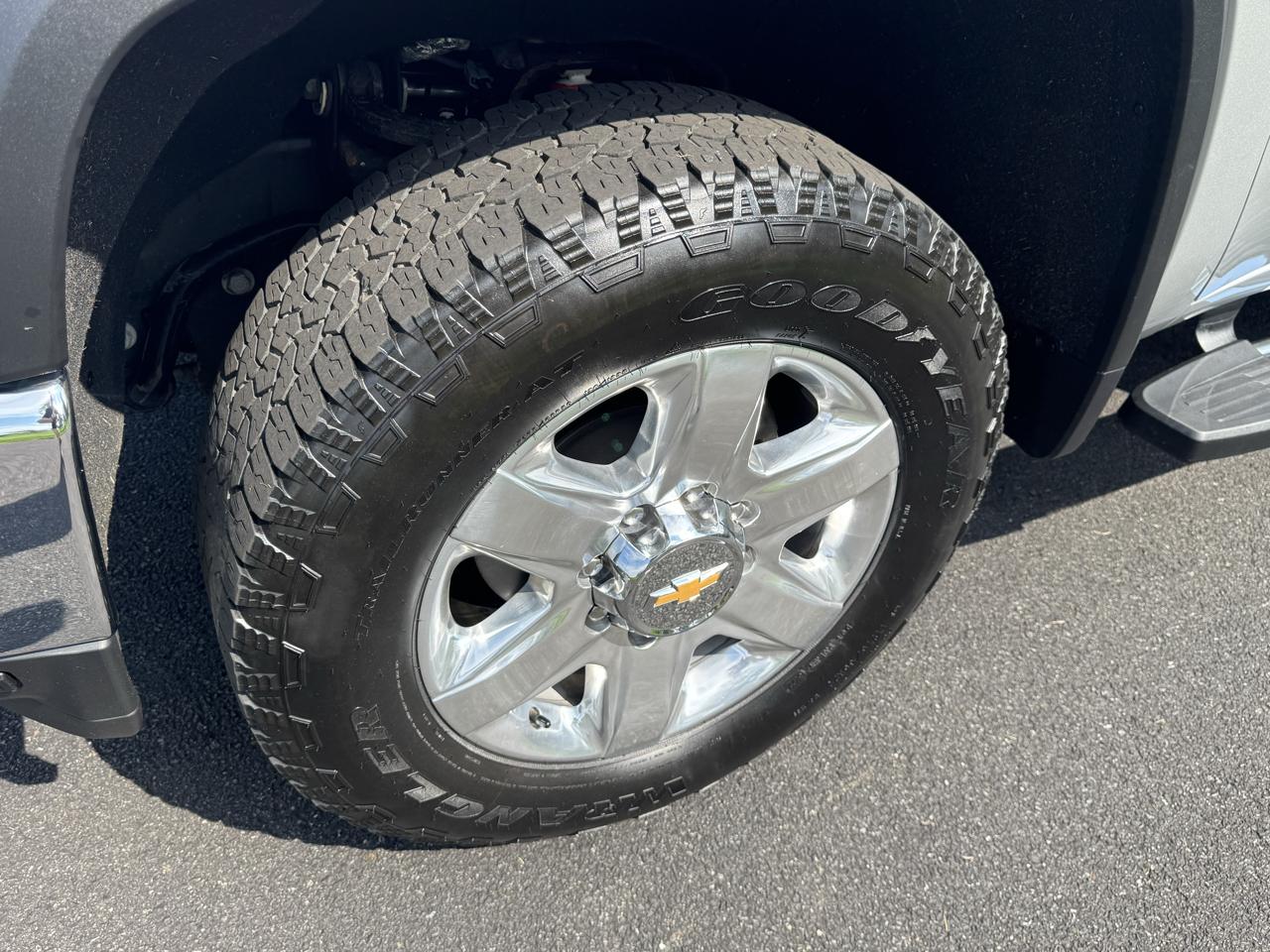 Chevrolet Silverado 2500HD 4WD Crew Cab 159" LTZ 2023