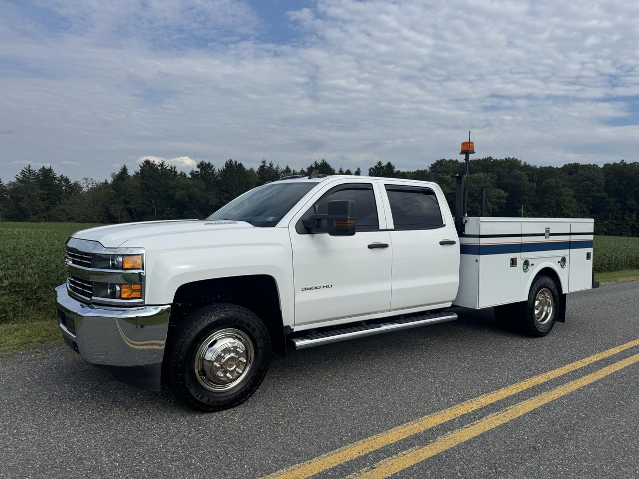 2015 Chevrolet Silverado 3500HD Built After Aug 14 4WD Crew Cab 171.5" WB, 59.06" CA WT