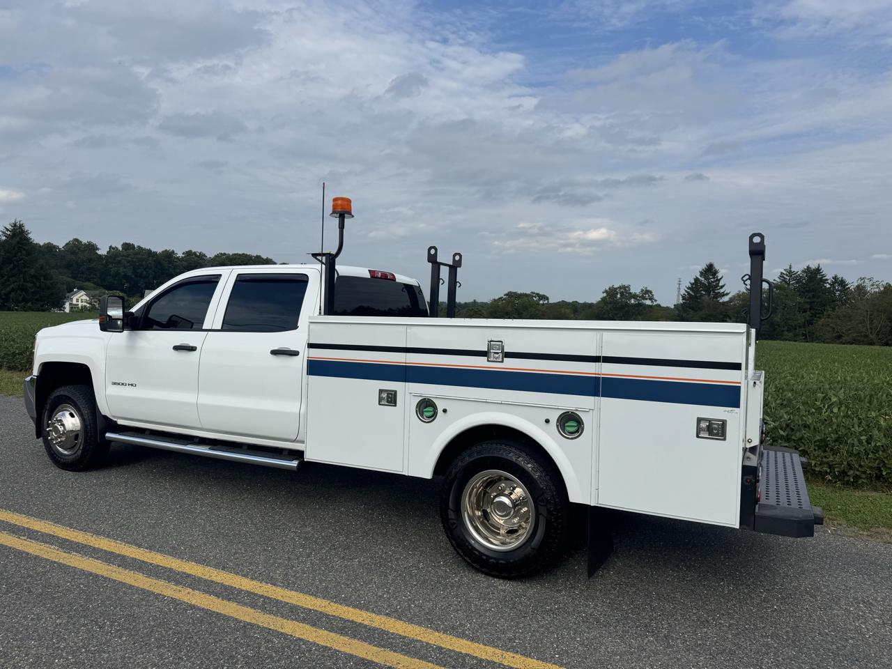 Chevrolet Silverado 3500HD Built After Aug 14 4WD Crew Cab 171.5" WB, 59.06" CA WT 2015