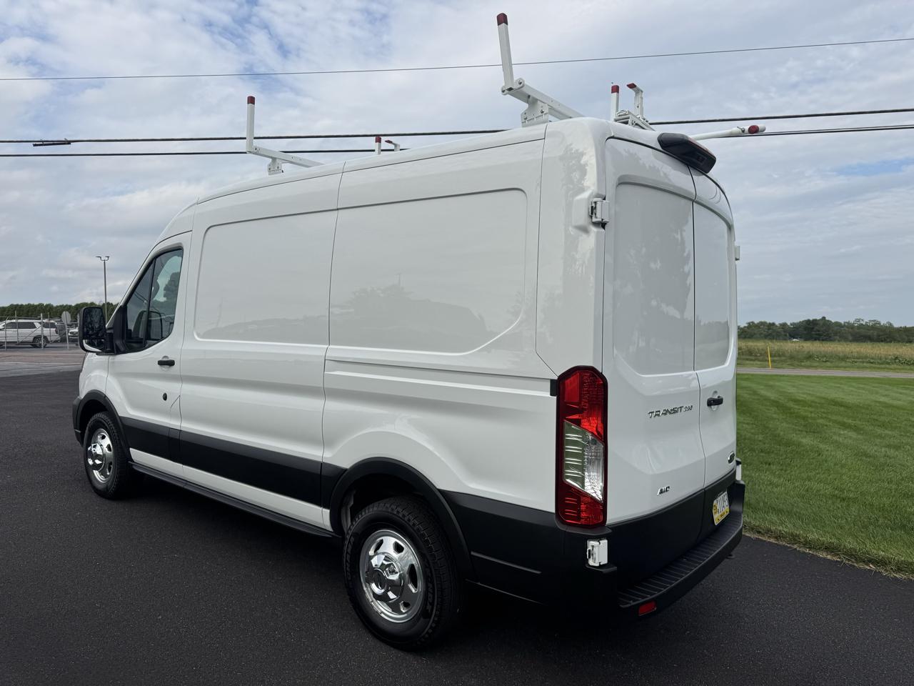 Ford Transit Cargo Van T-250 130" Med Rf 9070 GVWR AWD 2020