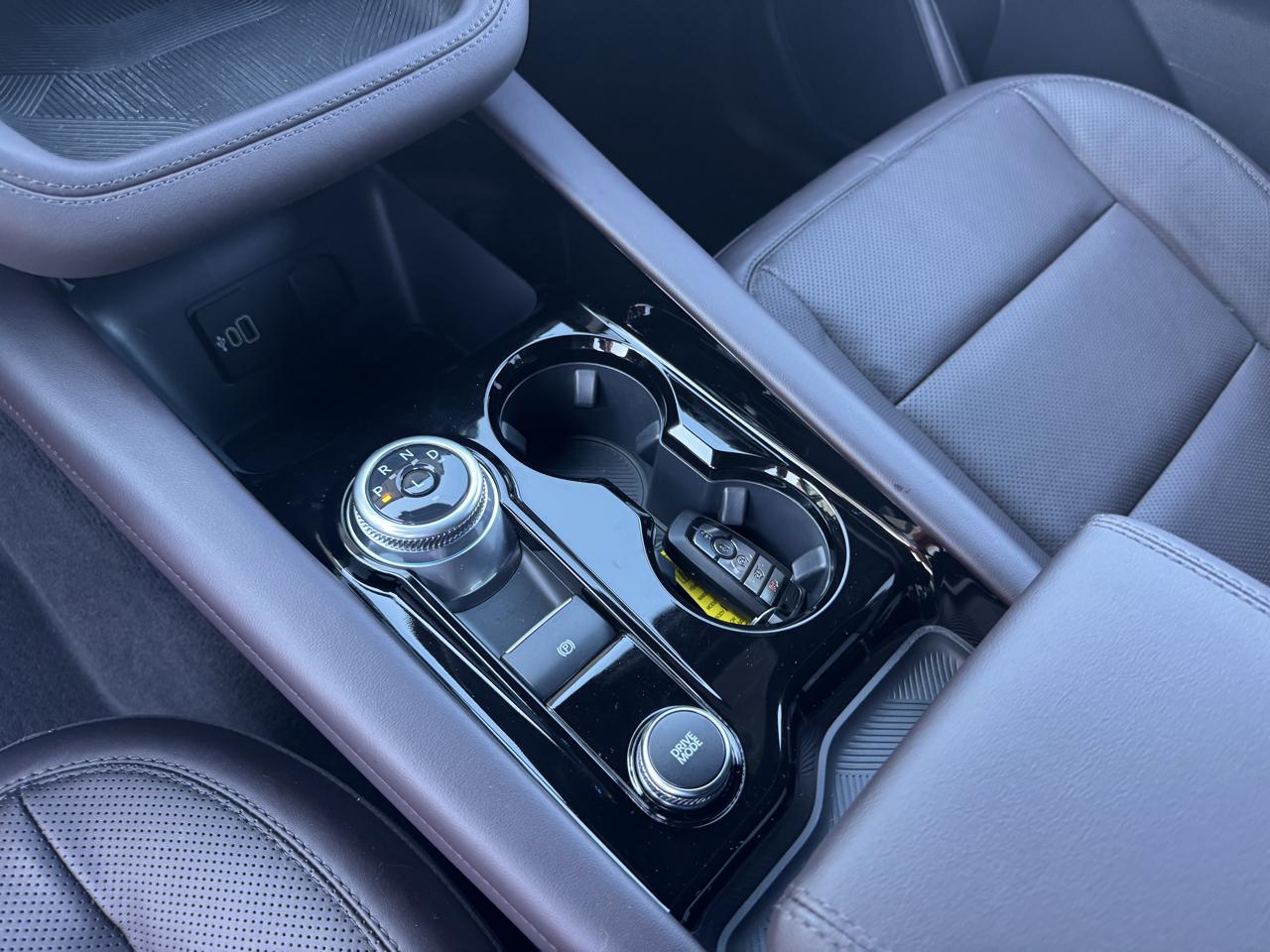 Ford Explorer Platinum 4WD 2026