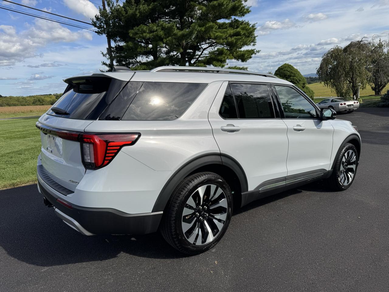 Ford Explorer Platinum 4WD 2026