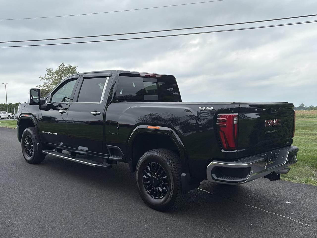 GMC Sierra 2500HD 4WD Crew Cab 159" SLT 2026