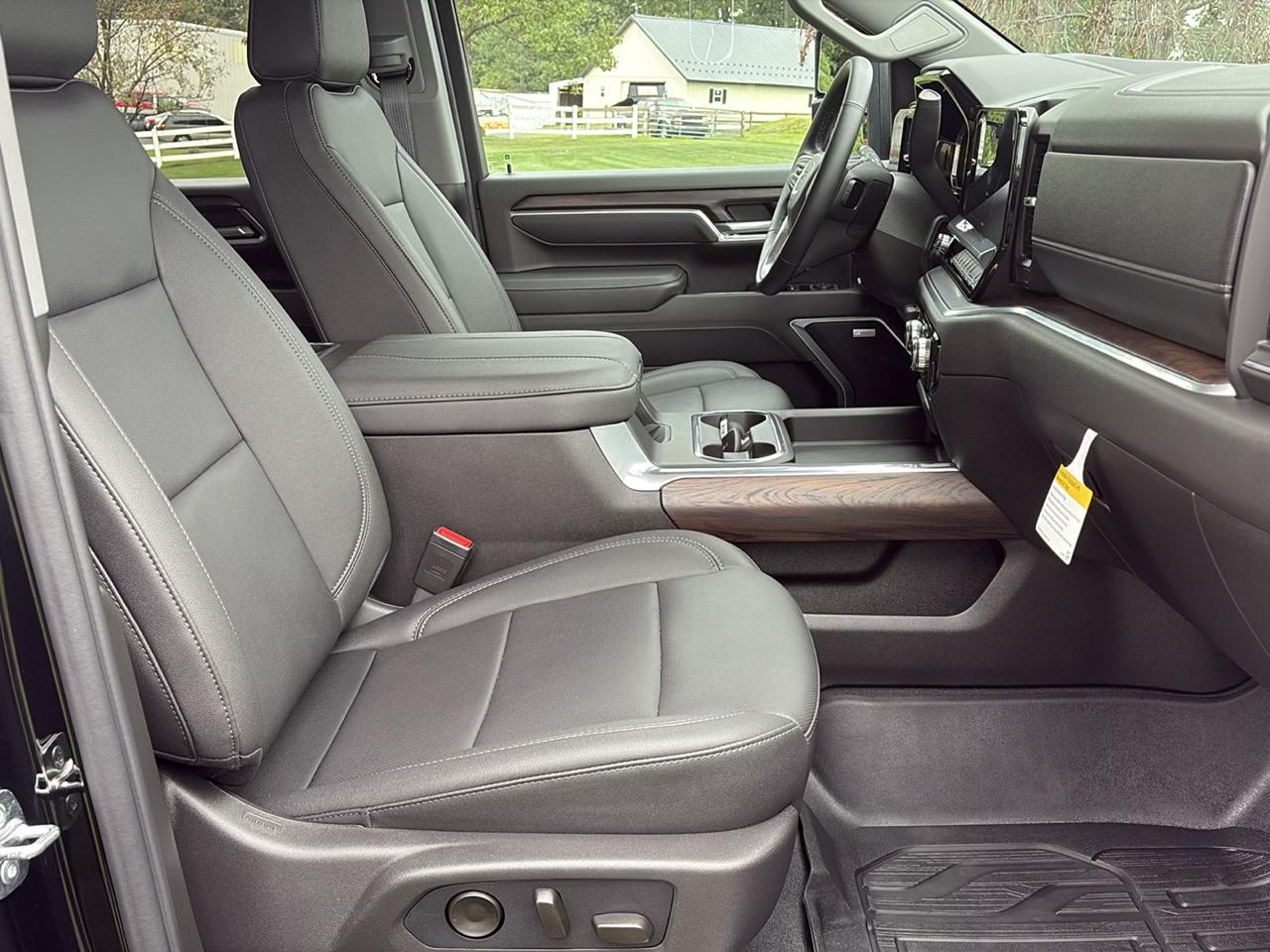 GMC Sierra 2500HD 4WD Crew Cab 159" SLT 2026