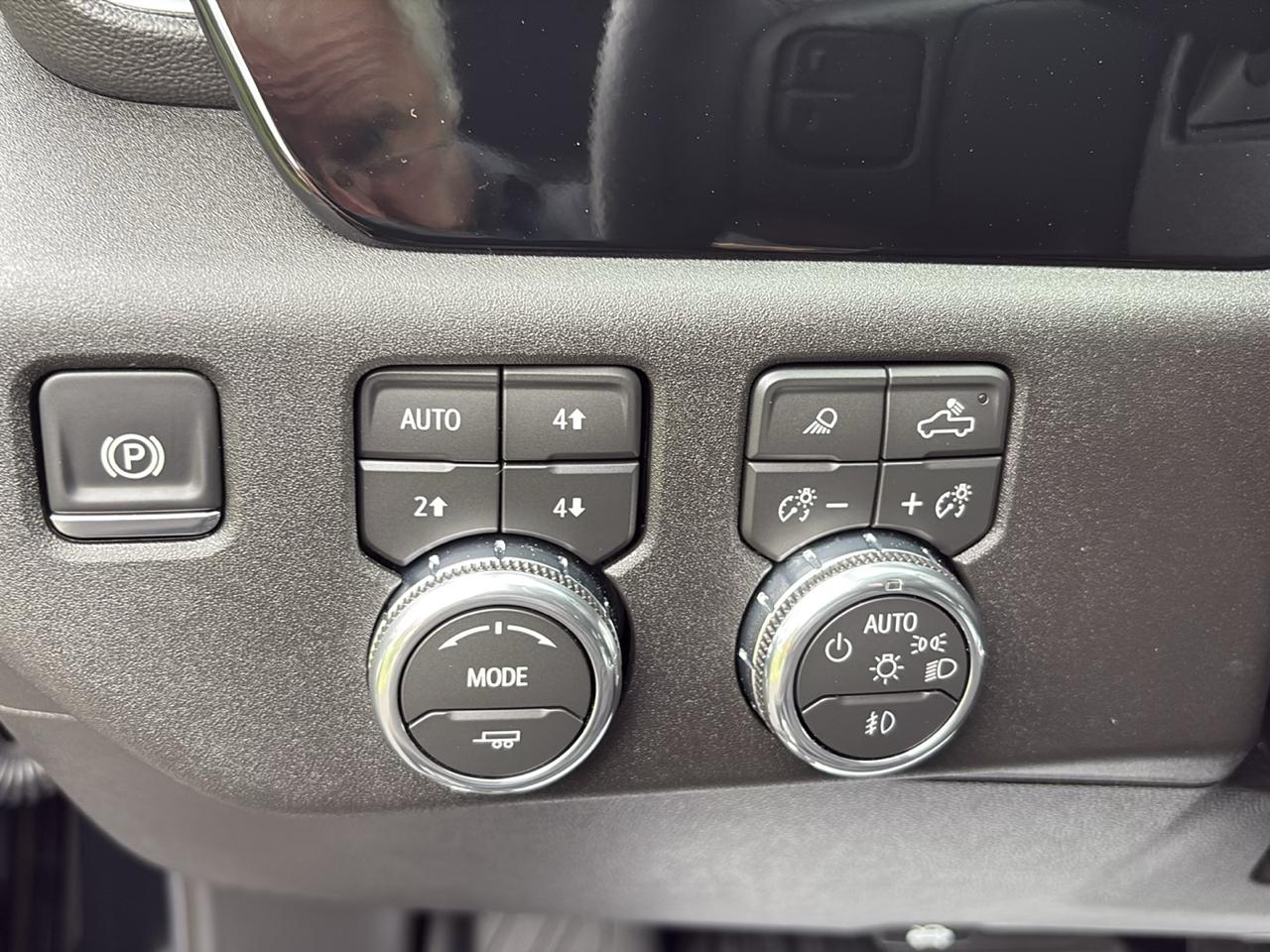 GMC Sierra 2500HD 4WD Crew Cab 159" SLT 2026
