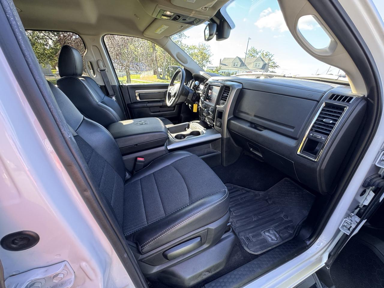 RAM 2500 Big Horn 4x4 Crew Cab 6'4" Box 2018