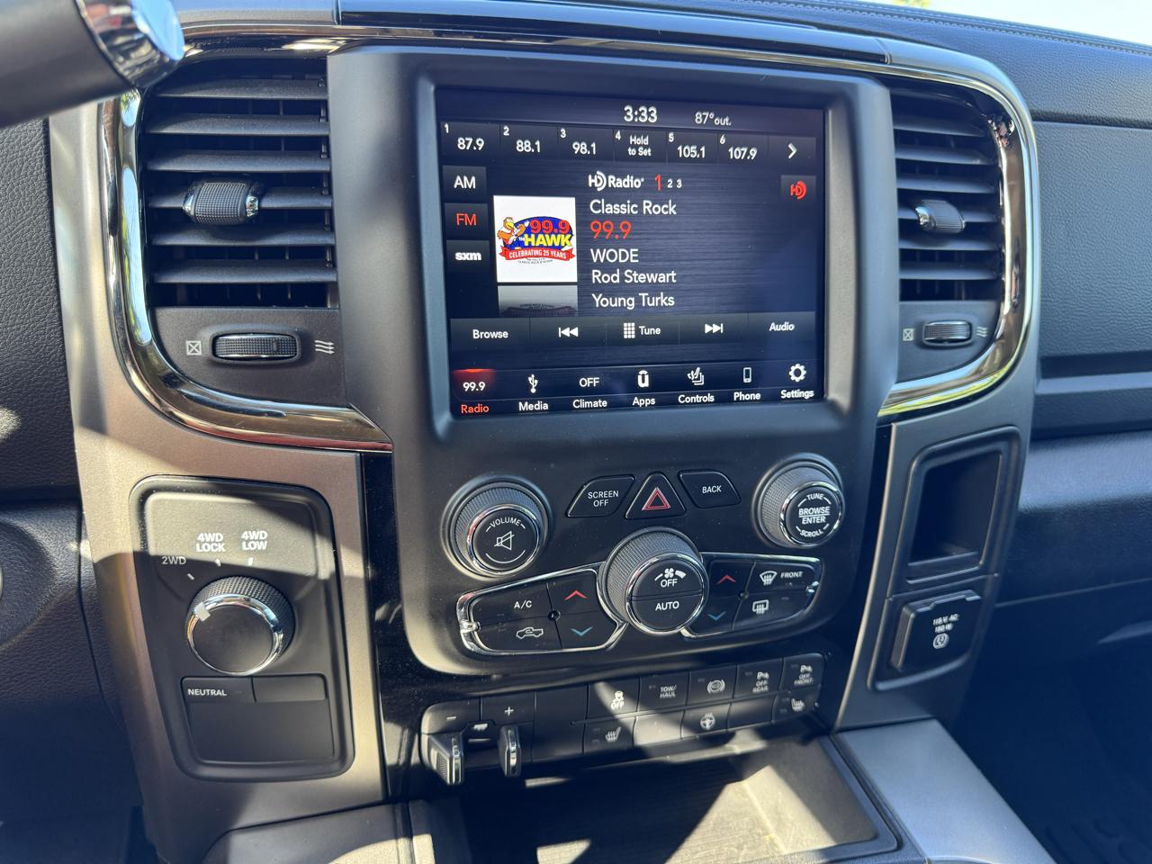RAM 2500 Big Horn 4x4 Crew Cab 6'4" Box 2018