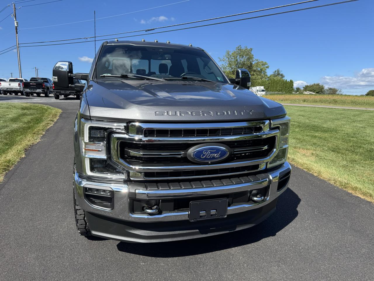Ford Super Duty F-350 SRW Lariat 4WD Crew Cab 8' Box 2022