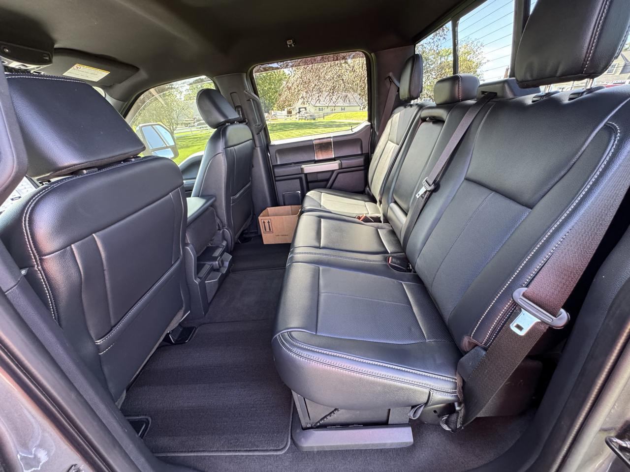Ford Super Duty F-350 SRW Lariat 4WD Crew Cab 8' Box 2022